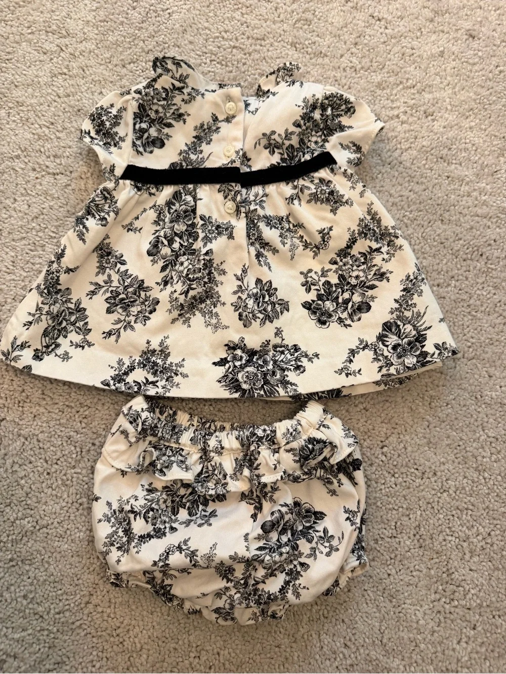 Janie and Jack Black and White Floral Toile Set